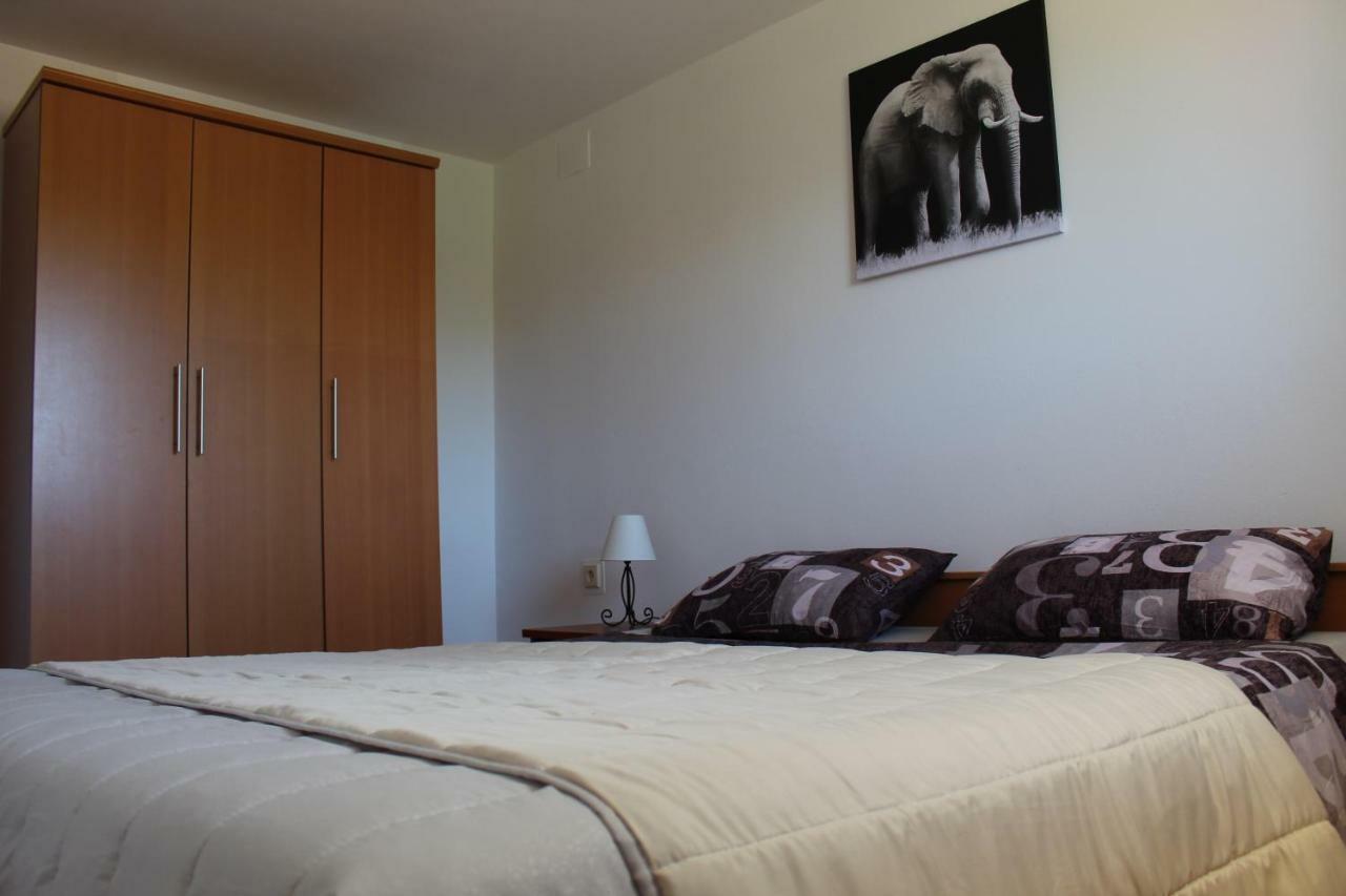 Apartman Leni Nin Exterior photo