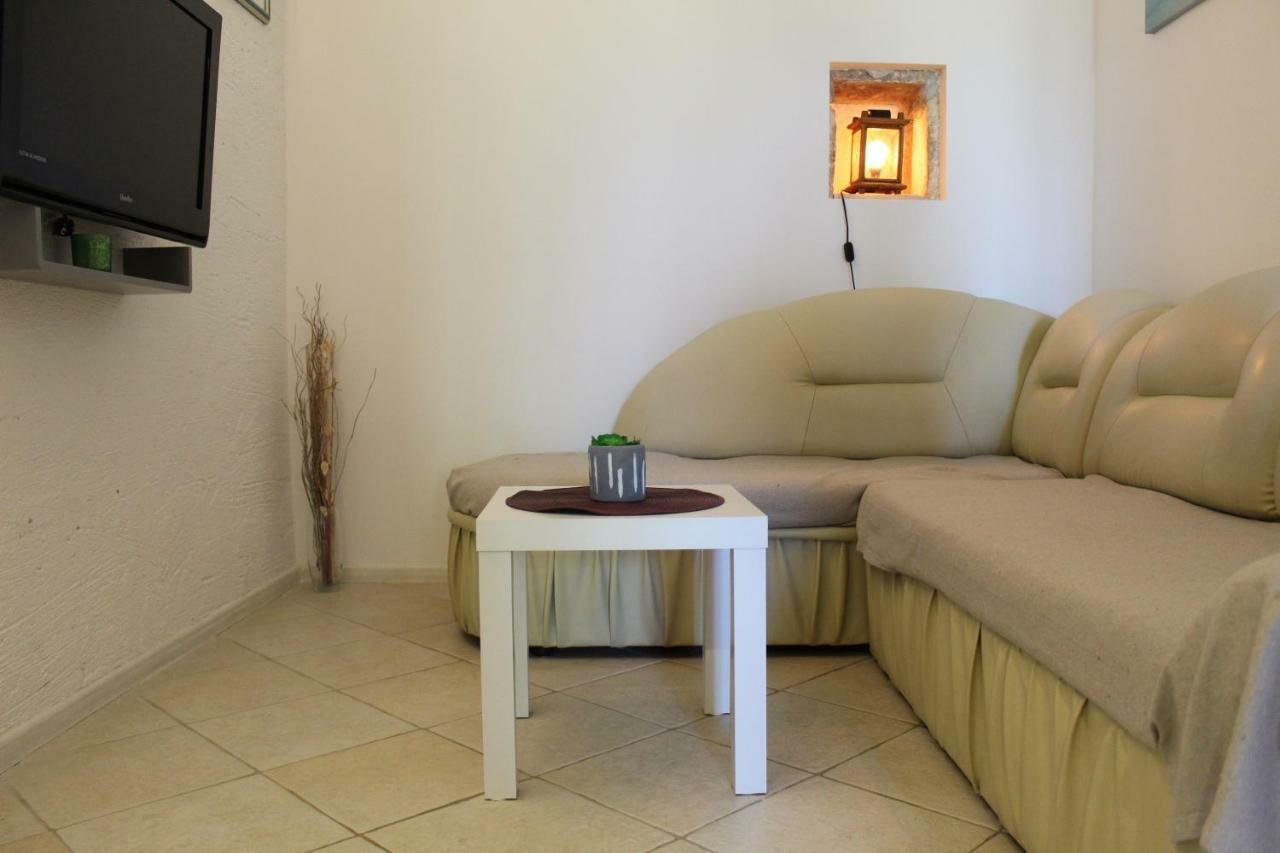 Apartman Leni Nin Exterior photo