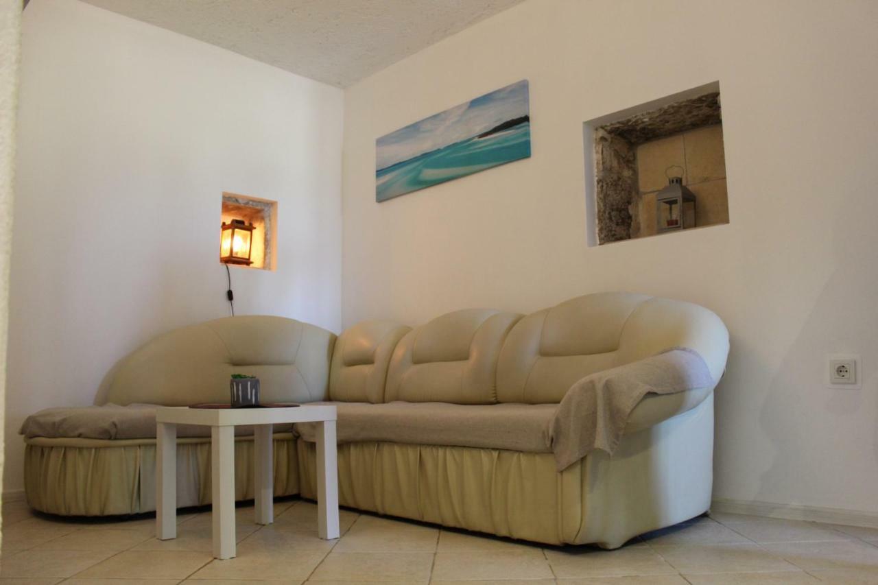 Apartman Leni Nin Exterior photo